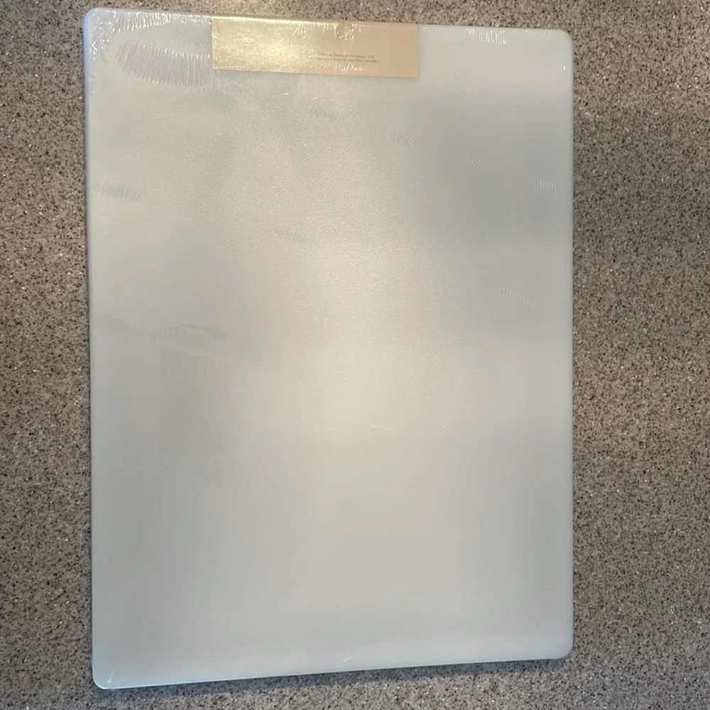 NWT Williams Sonoma Antibacterial PolySafe Cutting Board - White